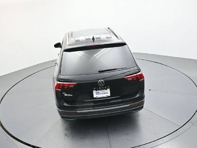 Used 2023 Volkswagen Tiguan SE FWD image 43