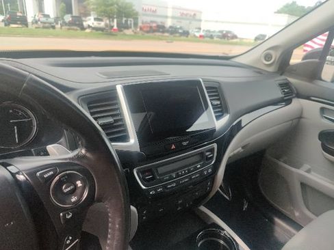 Used 2018 Honda Pilot Elite image 33