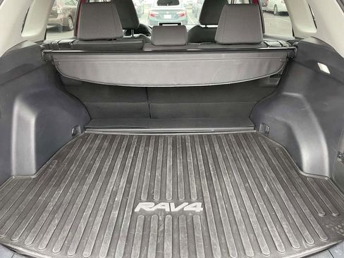 Used 2025 Toyota RAV4 XLE image 47