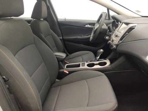 Used 2018 Chevrolet Cruze LS FWD image 21