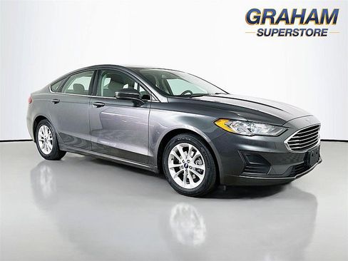 Used 2019 Ford Fusion SE image 1