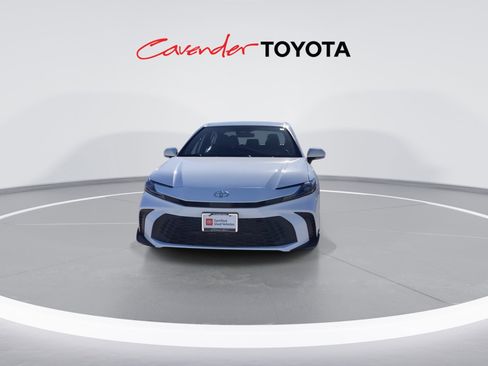 Used 2026 Toyota Camry SE image 3