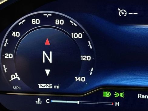 Used 2025 Chevrolet Silverado 1500 LT image 15