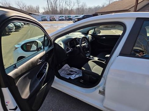 Used 2019 Chevrolet Cruze LS w/ LS Convenience Package FWD image 11