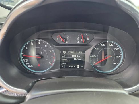 Used 2021 Chevrolet Malibu LT FWD image 18