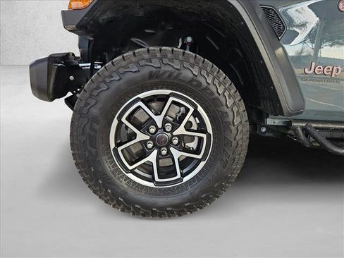 Used 2025 Jeep Gladiator Rubicon w/ Convenience Group image 25