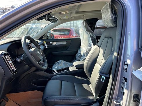 New 2026 Volvo XC40 B5 Plus w/ Protection Package Premier image 10