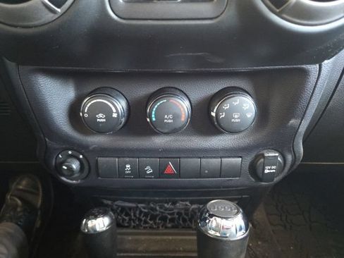 Used 2015 Jeep Wrangler Unlimited Sport w/ Dual Top Group AWD/4WD image 9