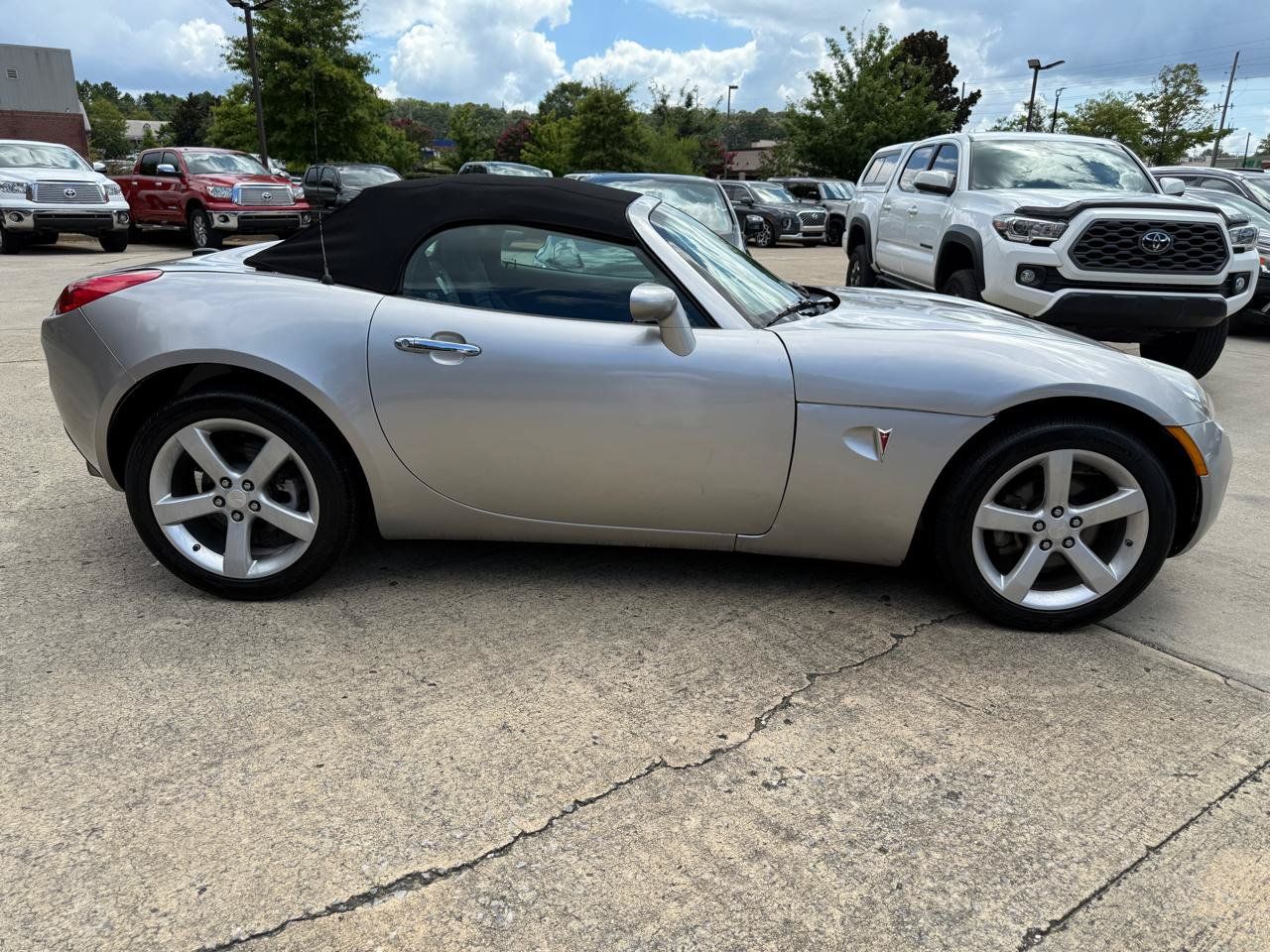 Used 2008 Pontiac Solstice Convertible RWD image 6