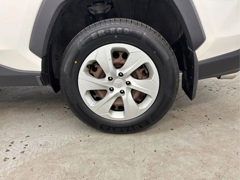 Used 2019 Toyota RAV4 LE w/ All Weather Liner Package AWD/4WD image 31
