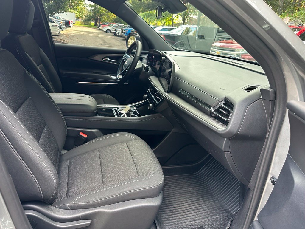 Used 2024 Chevrolet Traverse LS w/ LPO, Floor Liner Package FWD image 30