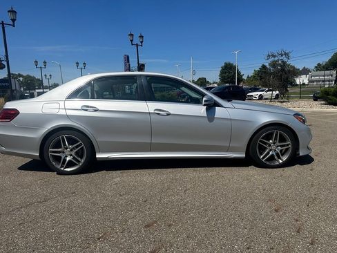 Used 2016 Mercedes-Benz E 350 4MATIC Sedan image 4