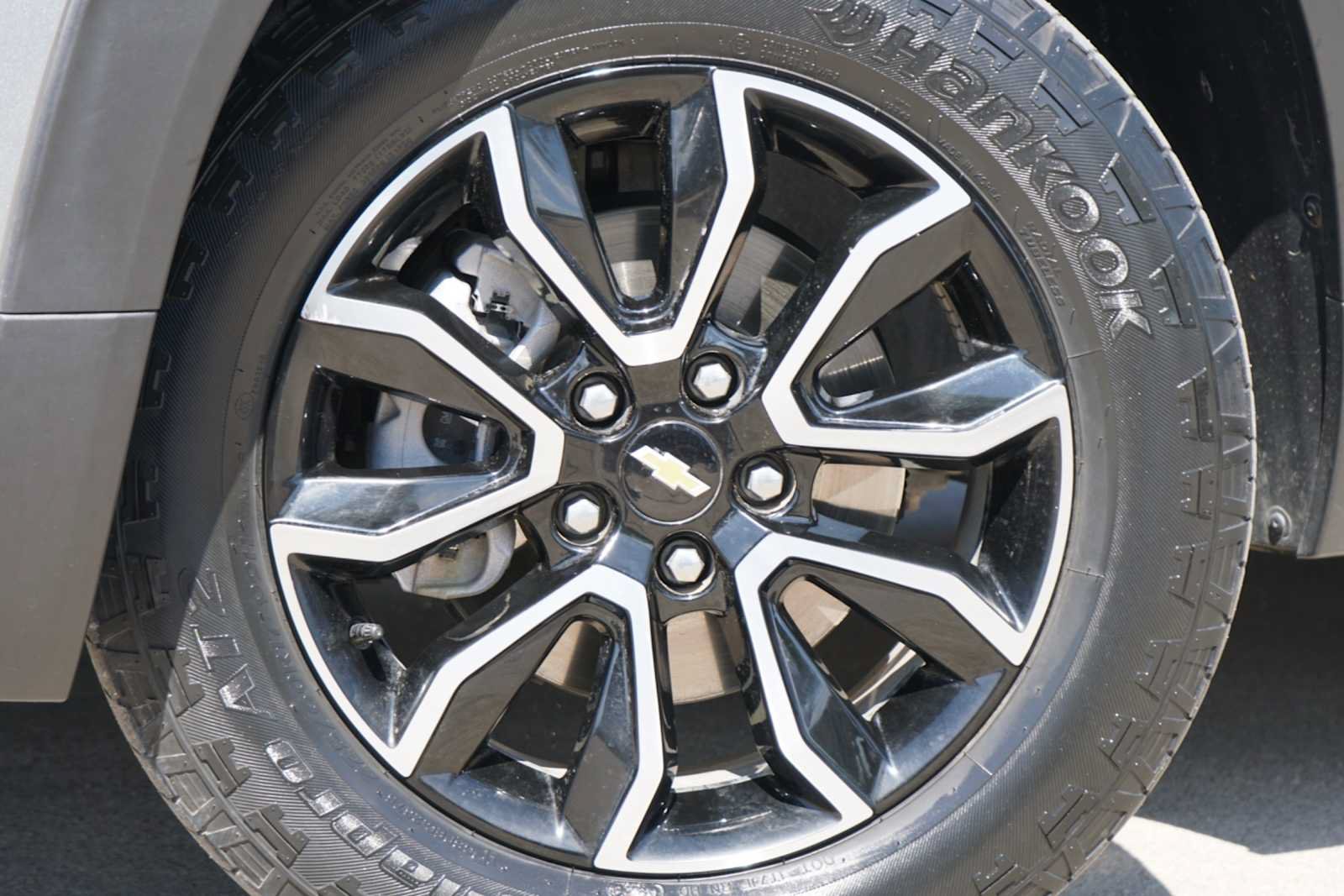 Used 2023 Chevrolet TrailBlazer ACTIV AWD/4WD image 2