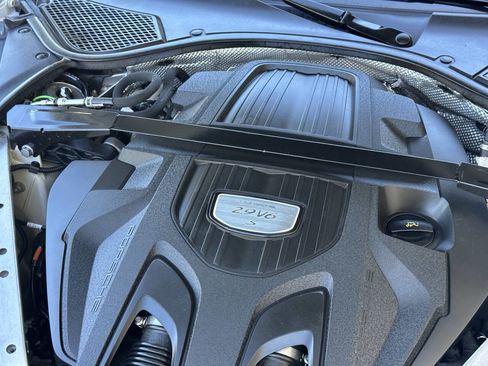 Used 2017 Porsche Panamera 4S AWD/4WD image 27