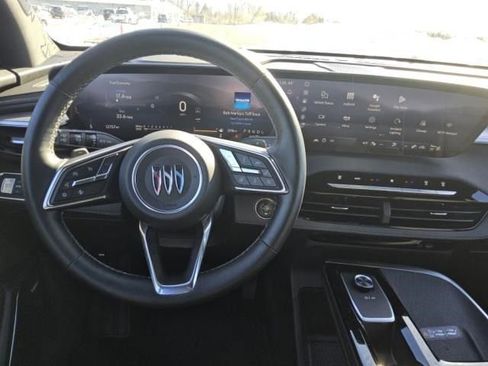 Used 2025 Buick Enclave Preferred image 2