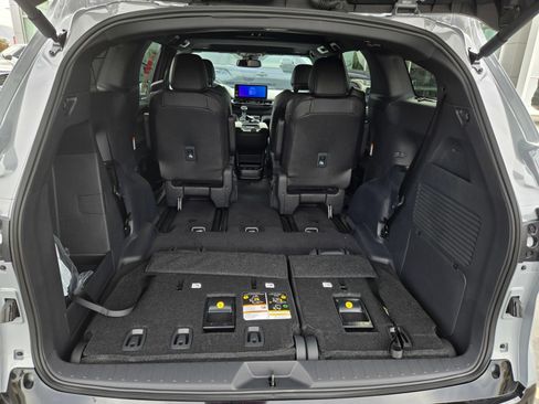 Certified 2026 Toyota Sienna XSE FWD image 25
