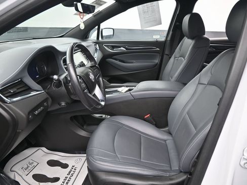 Used 2024 Buick Enclave Premium image 30