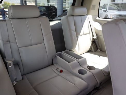 Used 2007 GMC Yukon SLT w/ SLT Preferred Equipment Group AWD/4WD image 18