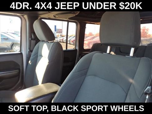 Used 2018 Jeep Wrangler Unlimited Sport S image 12
