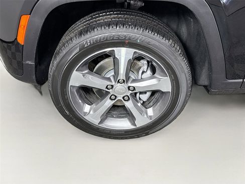 New 2026 Jeep Grand Cherokee Limited w/ Trailer Tow Package AWD/4WD image 25