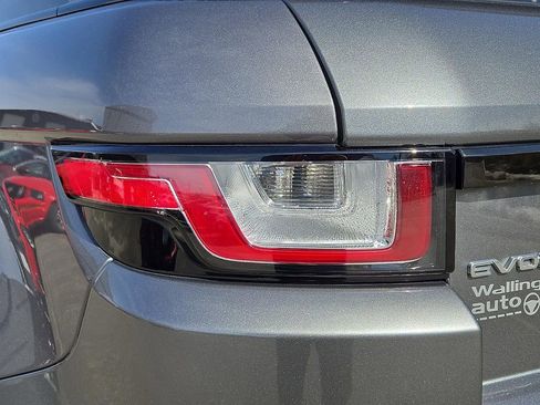 Used 2019 Land Rover Range Rover Evoque SE image 10