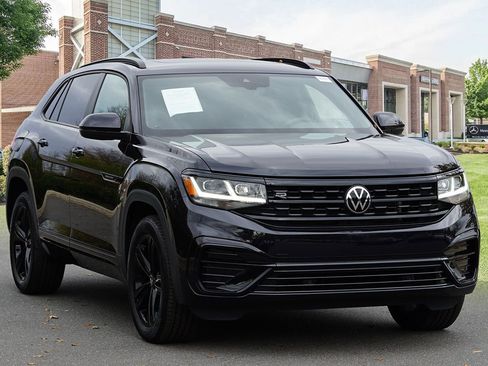 Used 2023 Volkswagen Atlas Cross Sport SEL R-Line image 3