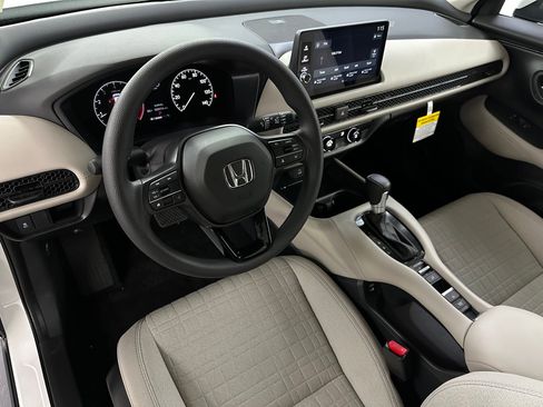 New 2026 Honda HR-V LX image 4