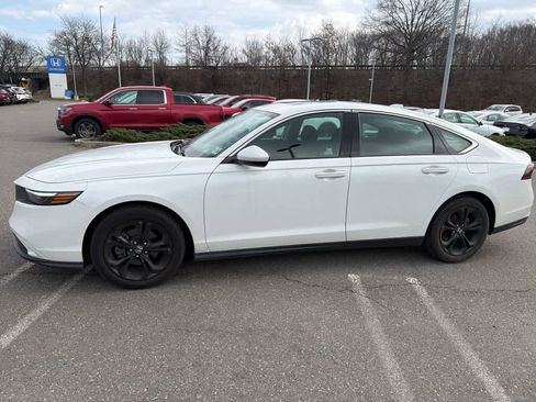 Used 2023 Honda Accord EX image 5