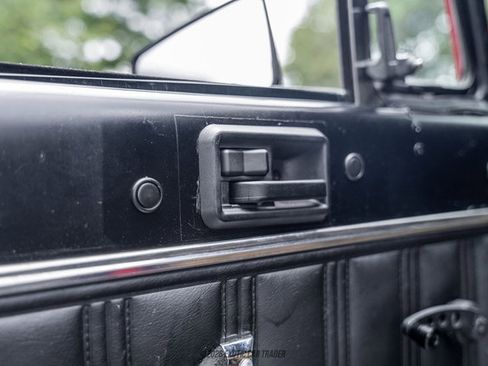 Used 1991 Jeep Wrangler 4WD image 32