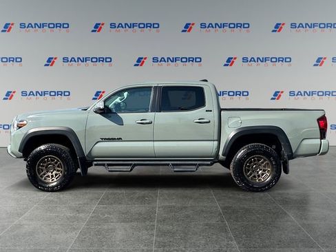 Used 2022 Toyota Tacoma SR5 w/ Trail Edition AWD/4WD image 2