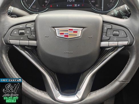 Used 2022 Cadillac XT6 Premium Luxury w/ LPO, Floor Liner Package AWD/4WD image 5