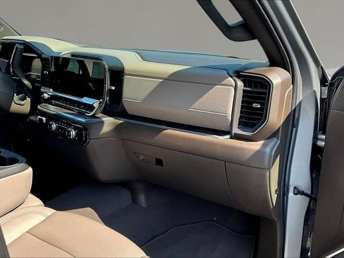 Used 2025 GMC Sierra 1500 SLT AWD/4WD image 24