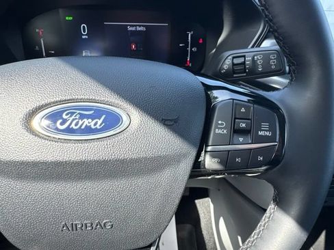 Certified 2025 Ford Escape SE FWD image 21
