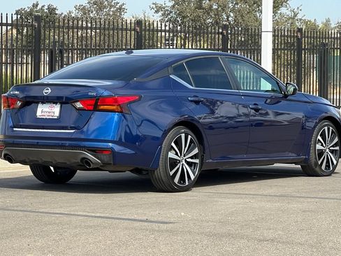 Used 2022 Nissan Altima 2.5 SR FWD image 5