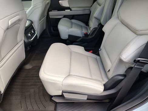 New 2027 Ford Expedition Active RWD image 27