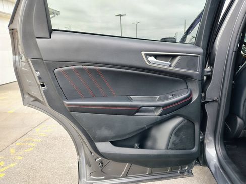 Used 2023 Ford Edge ST-Line w/ Class II Trailer Tow Package image 11