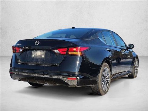 Used 2025 Nissan Altima 2.5 SV image 5