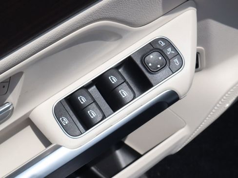 New 2026 Mercedes-Benz GLB 250 4MATIC image 17