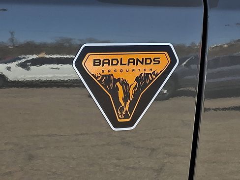 Used 2025 Ford Bronco Badlands image 30