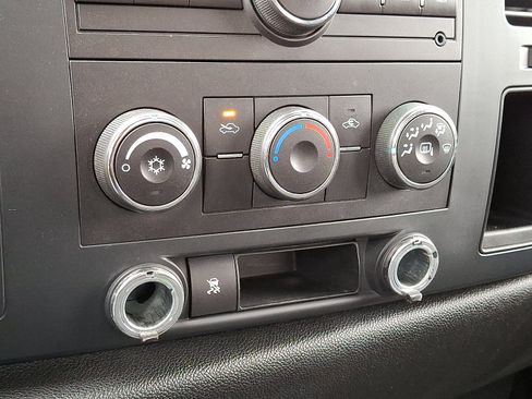 Used 2009 Chevrolet Silverado 1500 LT image 17