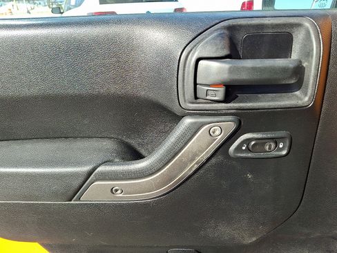 Used 2013 Jeep Wrangler Unlimited Sport image 14