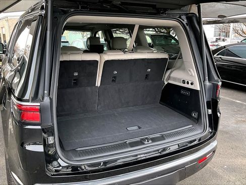 Used 2022 Jeep Wagoneer Series III w/ Premium Group I image 37