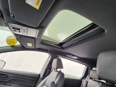 Used 2023 Honda Odyssey Sport image 37