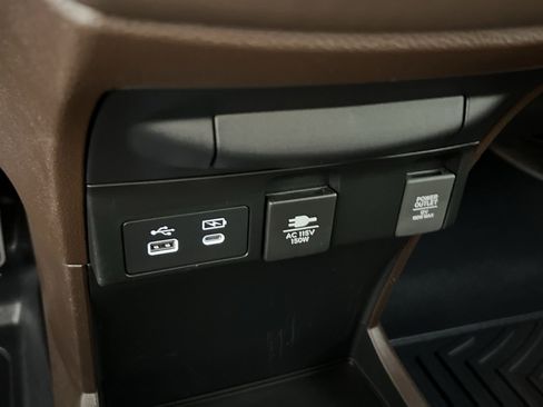 Used 2025 Honda Odyssey Touring image 35