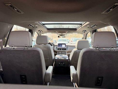 Used 2023 Chevrolet Tahoe LT w/ Luxury Package image 38