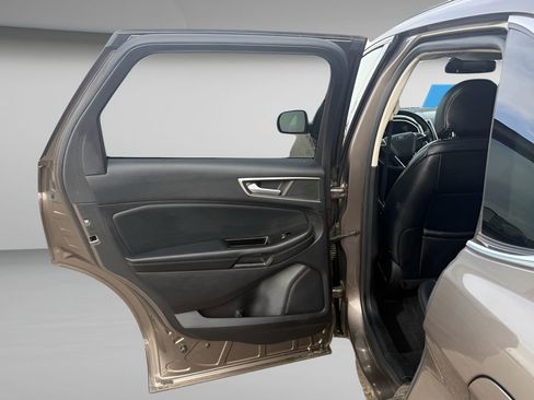 Used 2019 Ford Edge SEL w/ Equipment Group 201A image 10