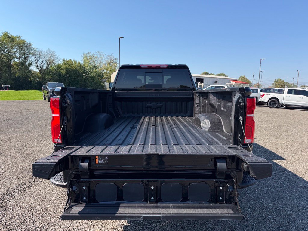 Used 2024 Chevrolet Silverado 2500 LT w/ Midnight Edition AWD/4WD image 19