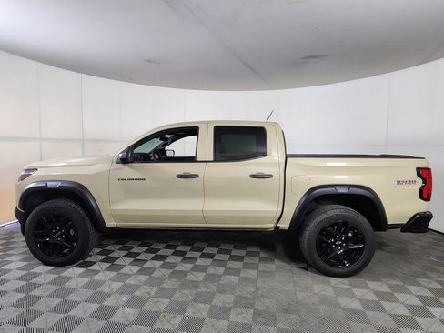 Used 2023 Chevrolet Colorado Trail Boss AWD/4WD image 4
