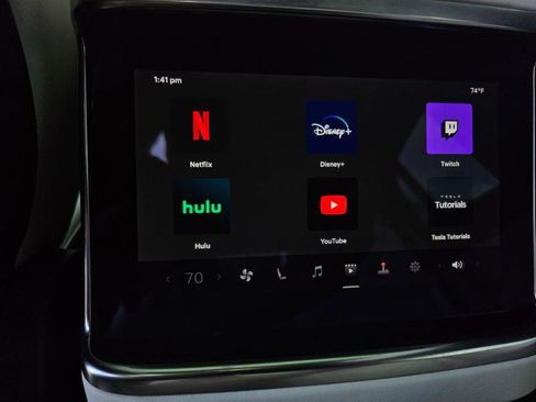 Used 2022 Tesla Model X image 64