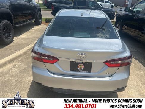 Used 2021 Toyota Camry LE FWD image 7